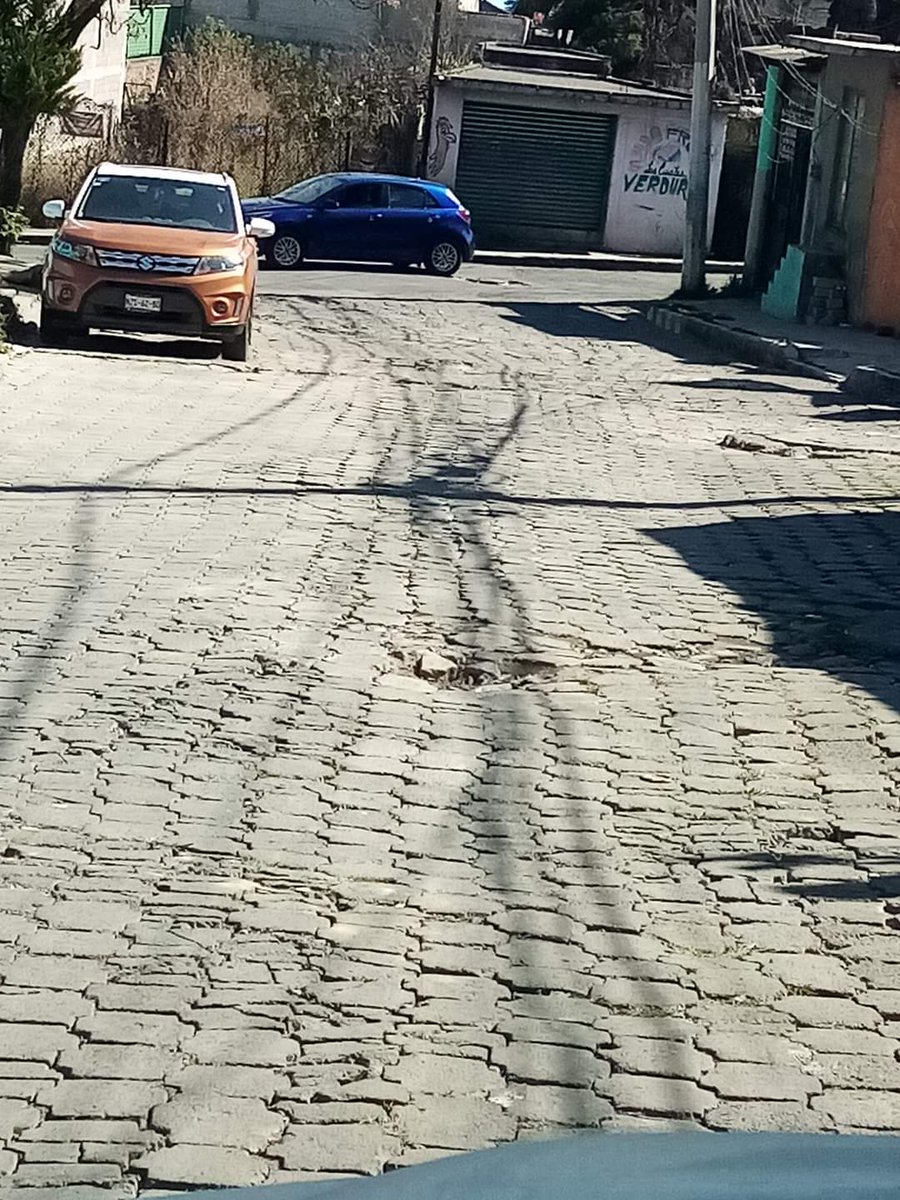 jonNavarrin's tweet photo. Es triste ver la falta de trabajo de este gobierno en Coacalco por dónde transitan nuestras familias le pedimos ayuda señor gobernador @alfredodelmazo @ErnestoNemer #CoacalcoSinServiciosPorPagarMagistrados https://t.co/Ju1D9LkVsC