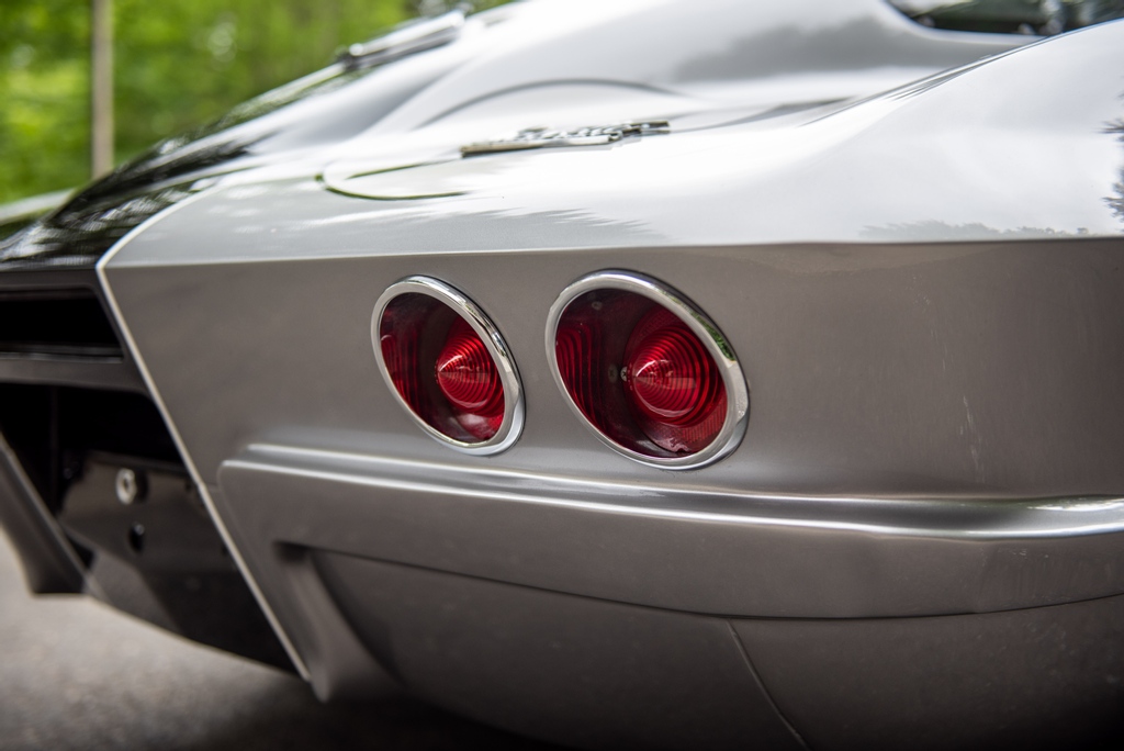 nweuro's tweet photo. C2 Corvettes may be my favorite generation still, just something great about them if you love American vintage iron. #corvette #427 #racecar #vintageracing #nweuro https://t.co/VmUIbTCpVT
