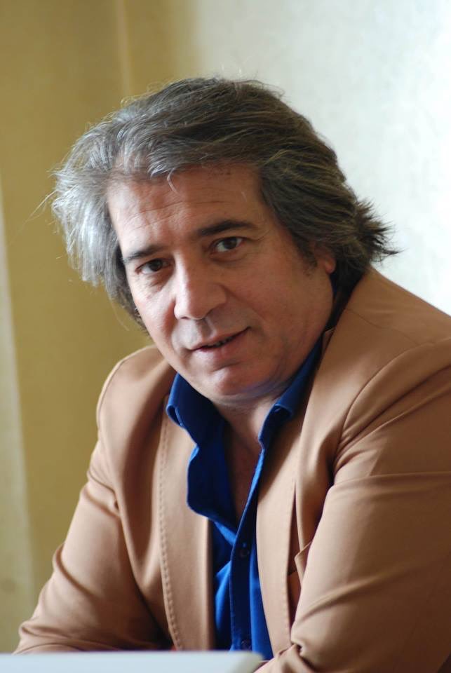 CengizHCicek's tweet photo. ÂVÂZEYİ BU ÂLEME DÂVÛD GİBİ SAL
BÂKİ KALAN BU KUBBEDE BİR HOŞ SADÂ İMİŞ
 
Sevgili dostum Erdal Çelik’i, 15 Aralık 2015’te kaybettik. Allah Erdal’dan rahmetini esirgemesin, eşine, kuzucuklarına ve değer bilenlere sabırlar versin. https://t.co/YsoBoX31Lc