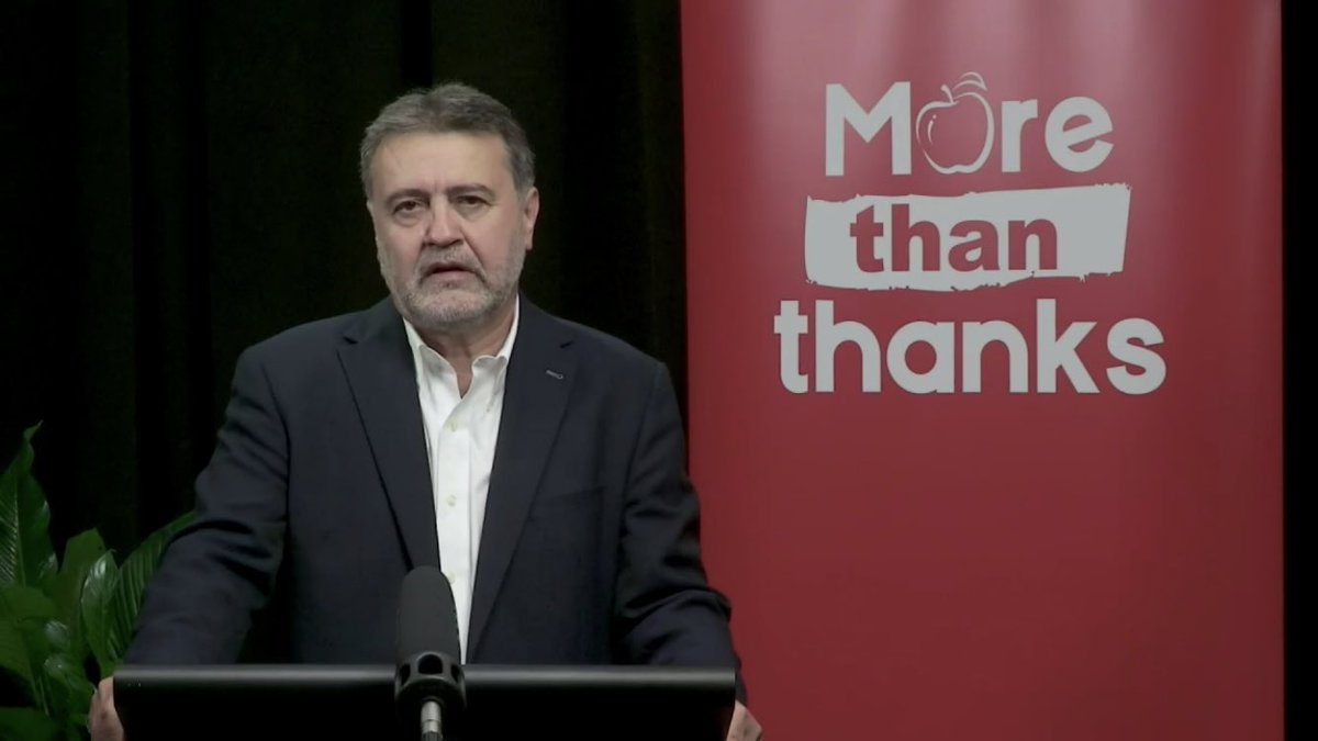 Faiza_Matthz's tweet photo. In response to the minister, #teachers are more concerned about students missing out on #learning everyday due to #TeacherShortages #SplitClasses #Government must address issues, we demand a #WorldClass #Education for all #Australian children #MoreThanThanks https://t.co/xxGl63kEUy