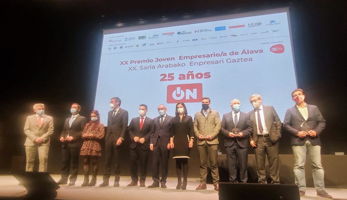 hotelesvitoria's tweet photo. La Asociación de Jóvenes #Empresarios de #Alava @AjebaskAlava, reconoce en su gala anual, el esfuerzo y la labor de los empresarios como generadores de empleo y riqueza, con la entrega de sus 'Premios Joven Empresario/a' 🏆 patrocinados, entre otros, por https://t.co/sA1BJGGGNh. https://t.co/4XTcQm41nv