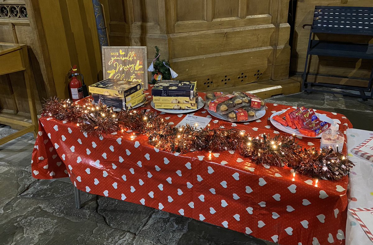 BLS_PSCA's tweet photo. Wow what an amazing Carol Concert! Well done to all the Brine Leas students who performed so well, it really was fabulous! The PSCA were delighted to be asked to provide refreshments and we are overwhelmed by the generous donations we received. Thank you! Merry Christmas 🎄🎅🏽 https://t.co/oeh09vpJkk