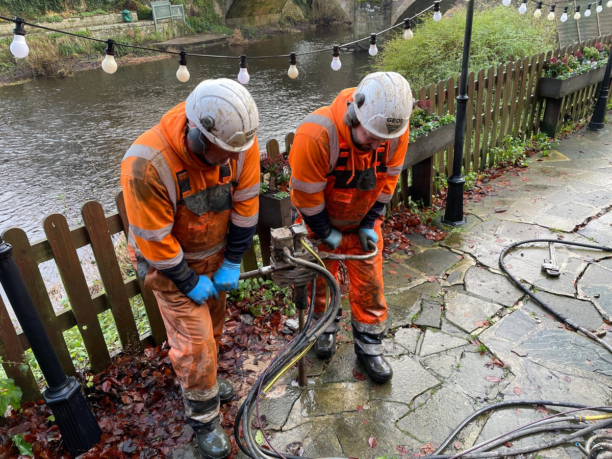 LimitedGeol's tweet photo. Today one or our #drillingteams were rockhead profiling along the #riverbanks in #NorthYorkshire using our #specialist inhouse #tightaccess #oneofakind #handheld rotary #drilling and #coring equipment. Needless to say #Santa was watching @LimitedGeol in awe from across the #river https://t.co/wX9V9FzGhC