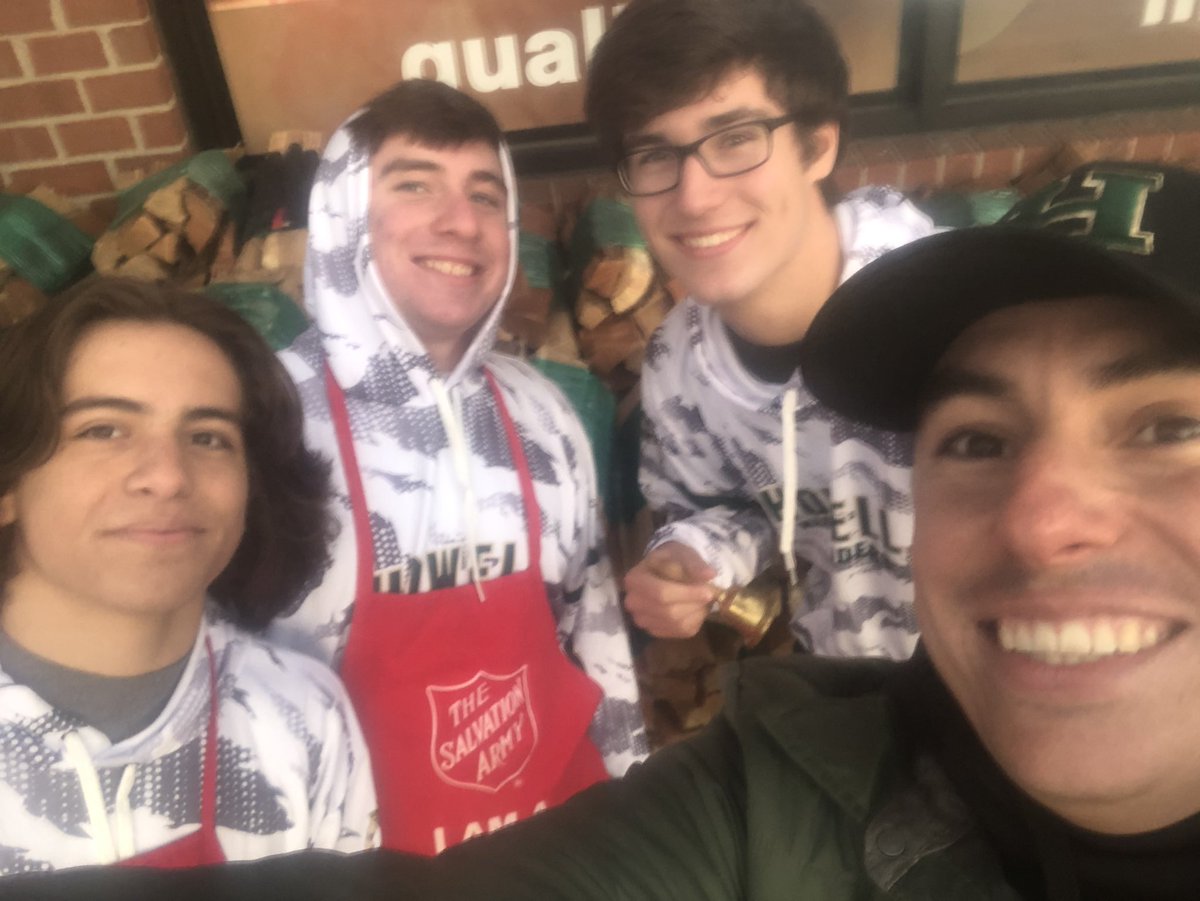 FootballHowell's tweet photo. Giving back to our community!! Thank you to everyone who has participated in the Salvation Army bell ringing! #OneHowell #HHF https://t.co/NxgLCnHchl