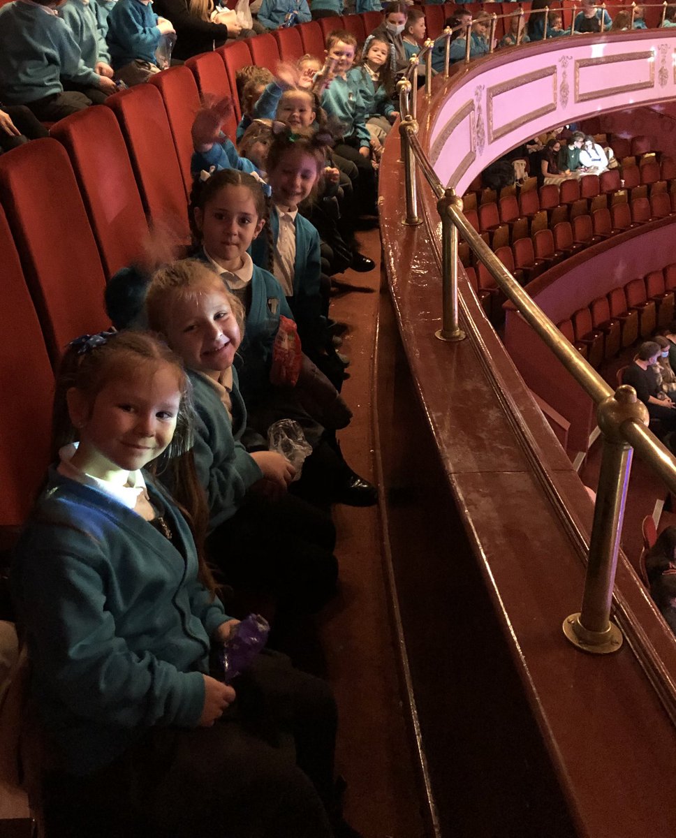 MissMuirhead2's tweet photo. The Cubs enjoyed a fun &amp; relaxing trip to the theatre this afternoon to watch Aladdin @TonLowerSchool @TCS_HWB #healthontheshelf2021 https://t.co/fa0Q8aZmOd