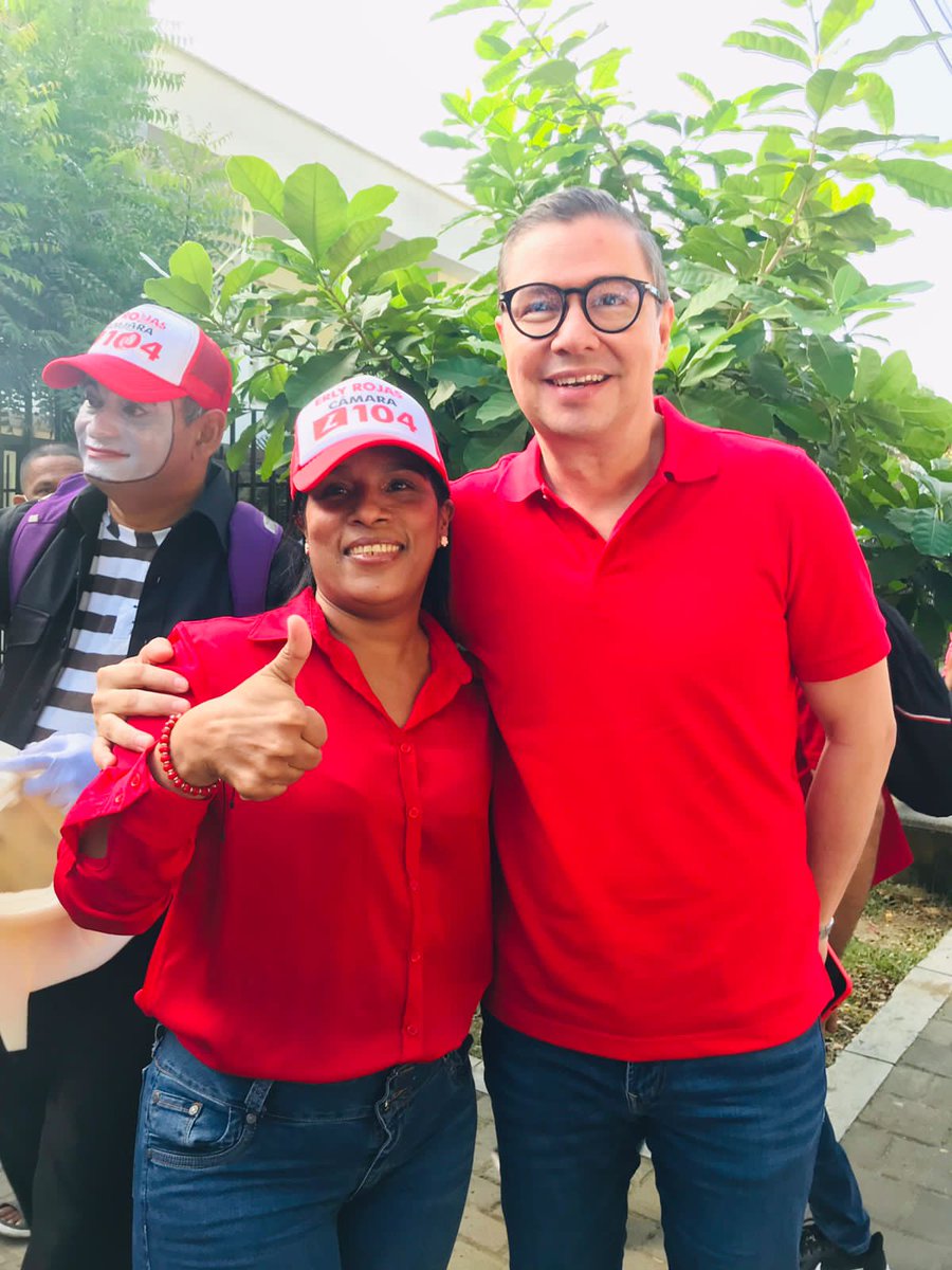 CristyRinconHar's tweet photo. MAÑANA X RADIO PANZENU DIAL 1.010 Y FACEBOOK LIVE EM #ENTREVISTASCONCRISTY DIALOGAREMOS CON NTRA PROXIMA Y SEGURA REPRESENTANTE #ERLYROJAS @erlita1 DEL @PartidoLiberal DESDE EL BARRIO CANTA CLARO.
#ERLYROJAS #LAVOZDELPUEBLO
VOTA Y MARCA #L104
#ÑAVICTORIAESDELPUEBLO https://t.co/Gq77ZFTPFq