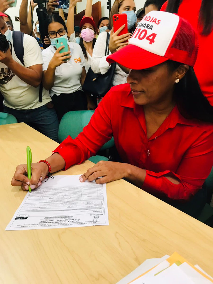 CristyRinconHar's tweet photo. MAÑANA X RADIO PANZENU DIAL 1.010 Y FACEBOOK LIVE EM #ENTREVISTASCONCRISTY DIALOGAREMOS CON NTRA PROXIMA Y SEGURA REPRESENTANTE #ERLYROJAS @erlita1 DEL @PartidoLiberal DESDE EL BARRIO CANTA CLARO.
#ERLYROJAS #LAVOZDELPUEBLO
VOTA Y MARCA #L104
#ÑAVICTORIAESDELPUEBLO https://t.co/Gq77ZFTPFq