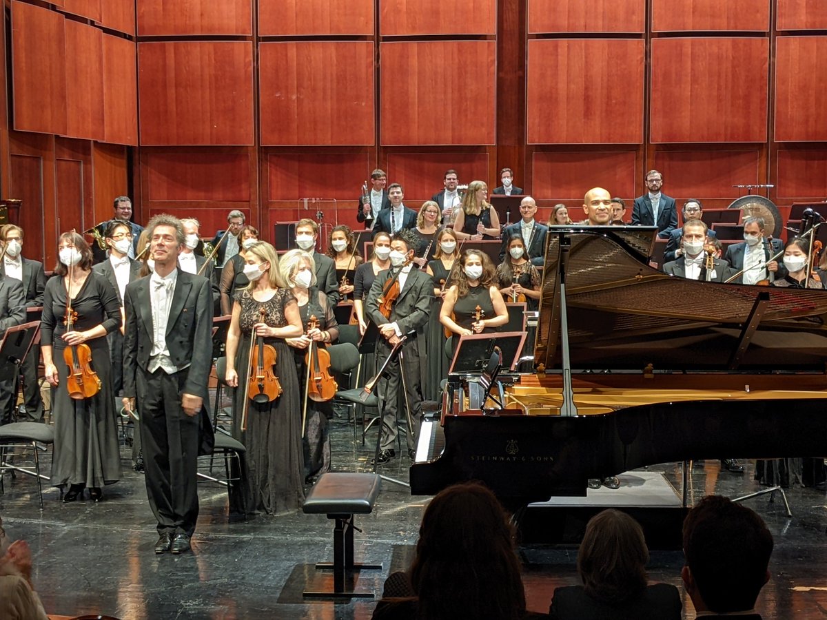 Robert Braunmüller (@rbraunmueller) on Twitter photo Bernd Glemser, @kevinjohnedusei und <a href="/MueSymphoniker/">Münchner Symphoniker</a> nach dem Klavierkonzert op. 1 von Hermann Levi. Levi dirigierte u.a. die UA von Wagners #Parsifal <a href="/WagnerFestival/">Bayreuther Festspiele</a>. Ein virtuoses Werk der französischen Klavierkonzerte-Tradition mit deutscher Orchesterbegleitung. Bernd Glemser, @kevinjohnedusei und <a href="/MueSymphoniker/">Münchner Symphoniker</a> nach dem Klavierkonzert op. 1 von Hermann Levi. Levi dirigierte u.a. die UA von Wagners #Parsifal <a href="/WagnerFestival/">Bayreuther Festspiele</a>. Ein virtuoses Werk der französischen Klavierkonzerte-Tradition mit deutscher Orchesterbegleitung.