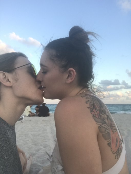 Fun day in Miami with Katie Kingerie 🏖 https://t.co/zfXNlF2LFU<a href="/tag/milf"class="tags"><span>#milf</span></a><a href="/tag/milfmonday"class="tags"><span>#milfmonday</span></a>