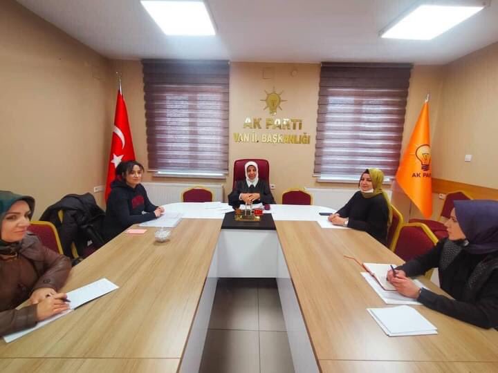 havvaduran65's tweet photo. Haftalık  #Yürütme kurulu toplantımızı gerçekleştirdik. 
Birim faaliyetlerimiz hakkında istişarelerde bulunduk. Hayırlara vesile olmasını diliyorum.

#VanAKkadınlar https://t.co/GMUSUqB8Yy
