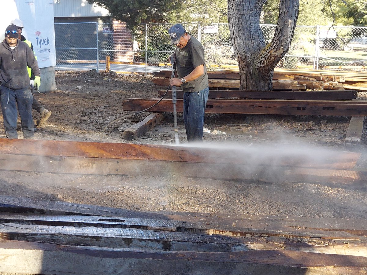 washonwheels's tweet photo. We spent part of today washing over 100 years of dirt and grime from some white oak beams that used to be a barn in Iowa. The wood will be given new life as part of a house that's currently under construction in the metro area. https://t.co/hoAF8Qg45g