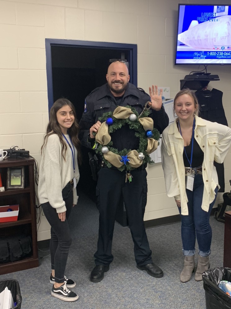 BH_HOSA's tweet photo. Our HOSA MRC group showing appreciation to our campus SRO's with homemade wreaths. https://t.co/BrhrIvNXjp