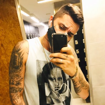 luancastro1996's tweet photo. #NovaFotoDePerfil https://t.co/W6hNfuIIhz