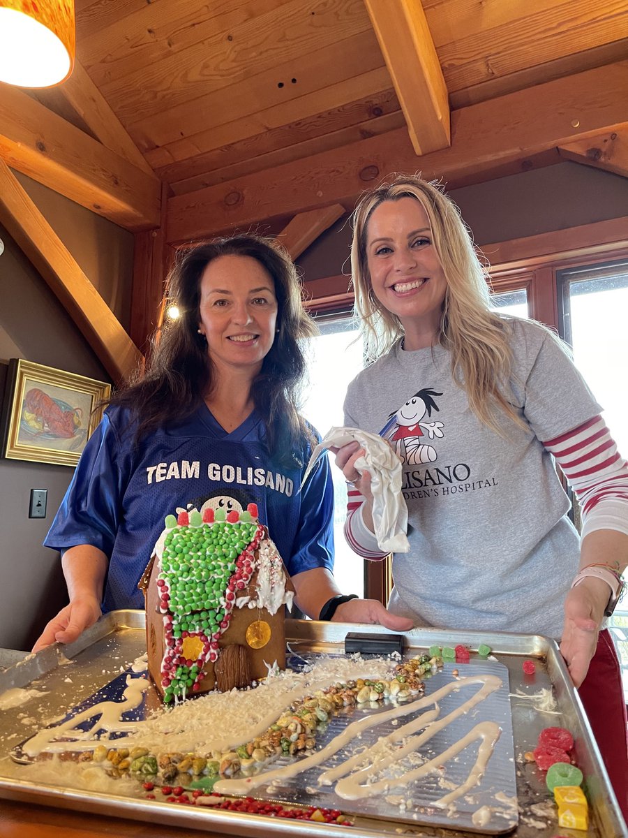 .⁦<a href="/Ackerdoc/">Kate Ackerman, MD,MBA</a>⁩ is a world renowned dr. &amp; researcher AND the best gingerbread house architect! She offered a house building session as an auction item for the ⁦<a href="/URMed_GCH/">Golisano Children's Hospital</a>⁩ gala and my girls &amp; I were lucky to attend. My daughter’s creation (seen here) has working lights!