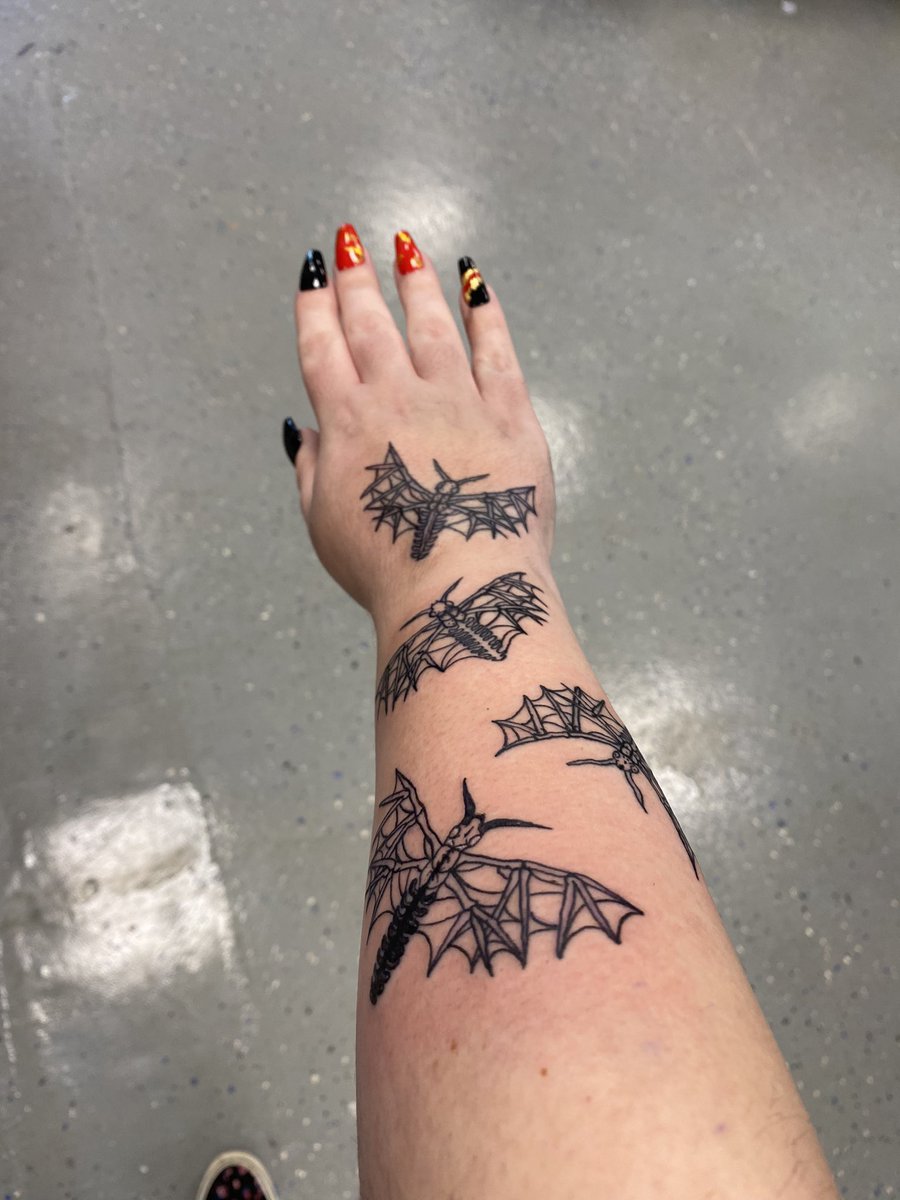 eightballemoji's tweet photo. #tattootuesdays https://t.co/FzMtvxu3Ww