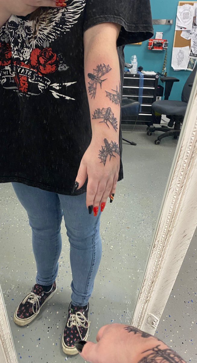 eightballemoji's tweet photo. #tattootuesdays https://t.co/FzMtvxu3Ww