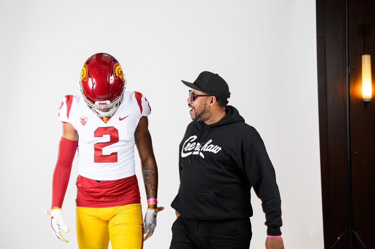 Devan Thompkins tweet media