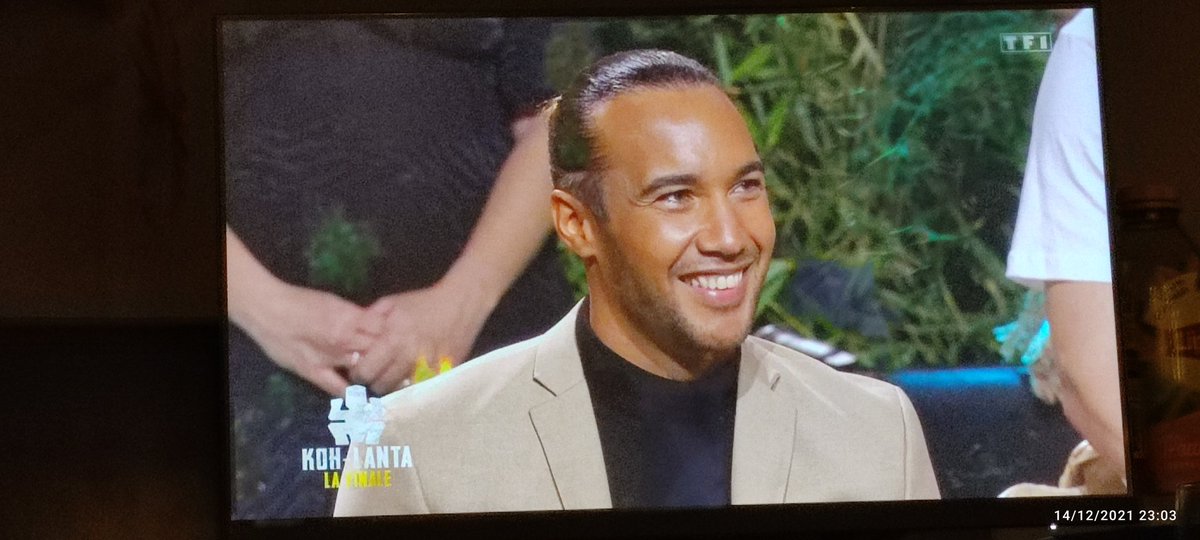 Lau2460's tweet photo. OMG ce beau gosse grrr😍 #KohLanta2021 https://t.co/vm0VeIye50