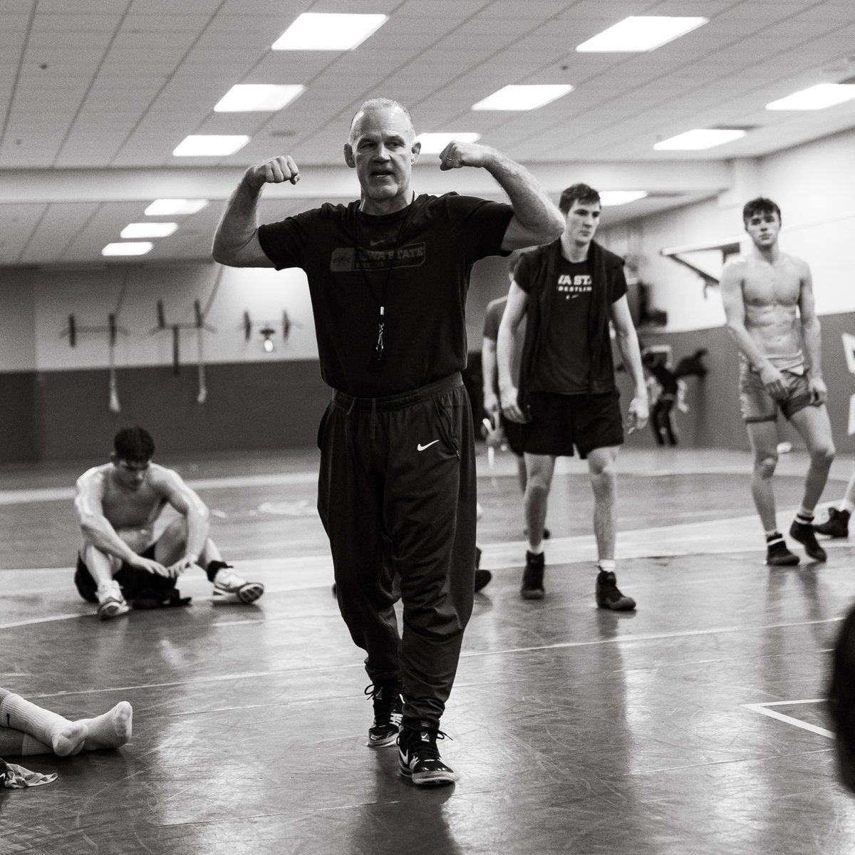 A couple of Humboldt Legends bringing a pair of Top 15 teams to Northwest Iowa Sunday night. 

#RightNow🌪🚨