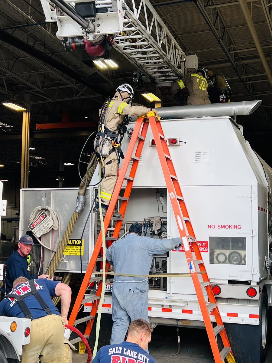 slcfire's tweet image. UPDATE: Adult male worker successfully rescued and transported.All rescuers are safe as well. A concerted effort with our firefighters, Heavy Rescue And Hazmat techs lead to this great outcome. Big thanks to those on site. #slcfire #confinedspacerescue #hazmat #technicalrescue