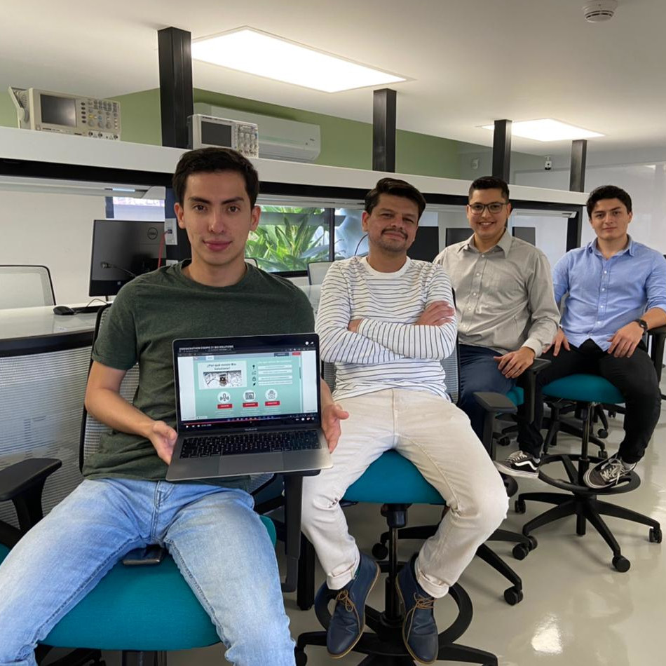 ulacitcostarica's tweet photo. #FalconPride 🦅
Tres estudiantes de ULACIT forman parte del equipo ganador del #Zoohackathon 2021, organizado por el Centro Ambiental para Centroamérica y el Caribe de la @usembassysjo. https://t.co/0vUNMxDPuJ