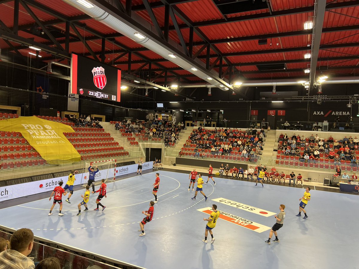 Pfadi kassiert in der EHL eine weitere Heimniederlage. Gegen den spanische Vertreter Bidasoa Irun setzt es eine deutliche 23:37 Schlappe ab, dafür bekommen die Jungen Spielzeit auf dem internationalen Parkett.
#PfadiWinterthur #EHL
#Winti #Medbase #HoppPfadi