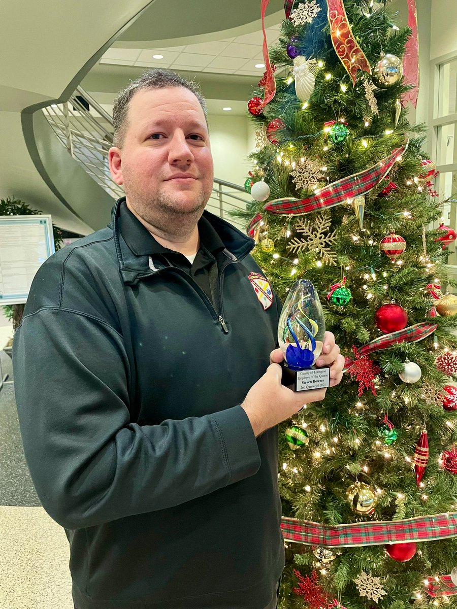 CountyLex's tweet photo. The Employee of the Second Quarter is Major Steven Bowers of 911 Communications. He was presented with the award at today’s council meeting. Congrats Steven! https://t.co/mOsDKuRfGv
