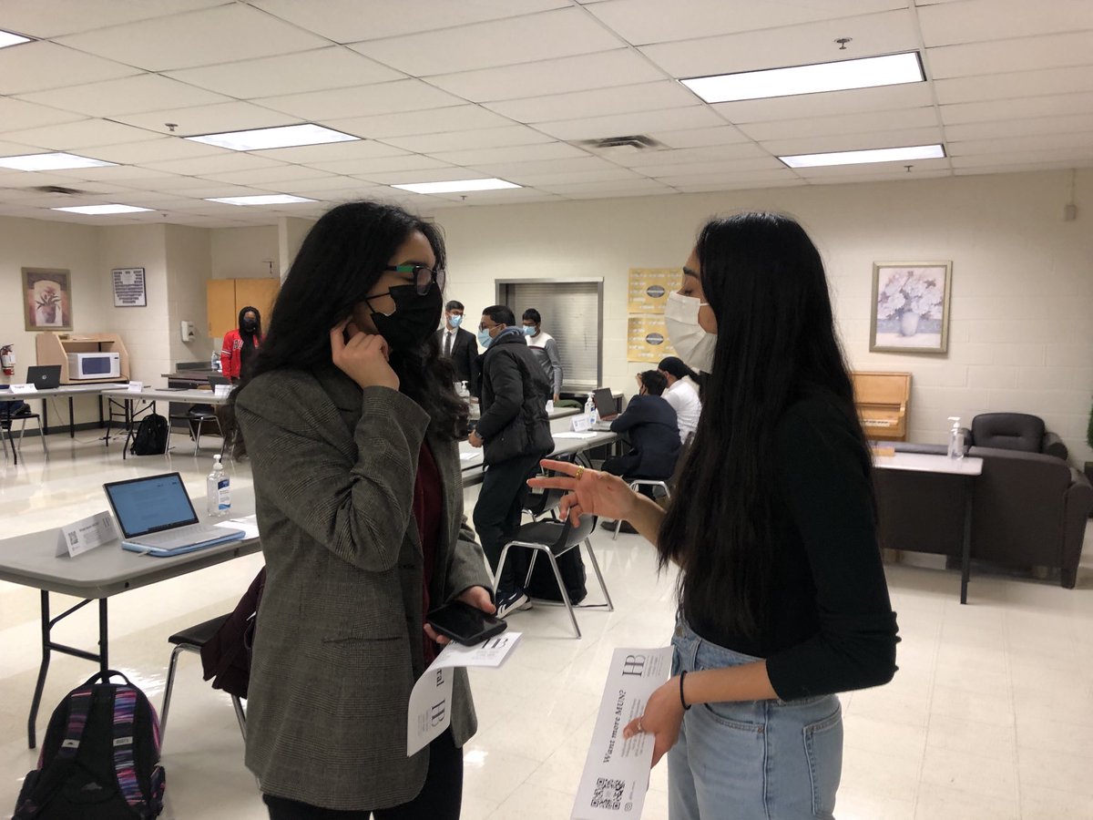 JRositano10's tweet photo. Ss developing diplomacy skills in a Model UN Crisis night ⁦@HMBSSBlizzards⁩ ⁦@hmbssmun⁩ https://t.co/fnFqYF3cJu