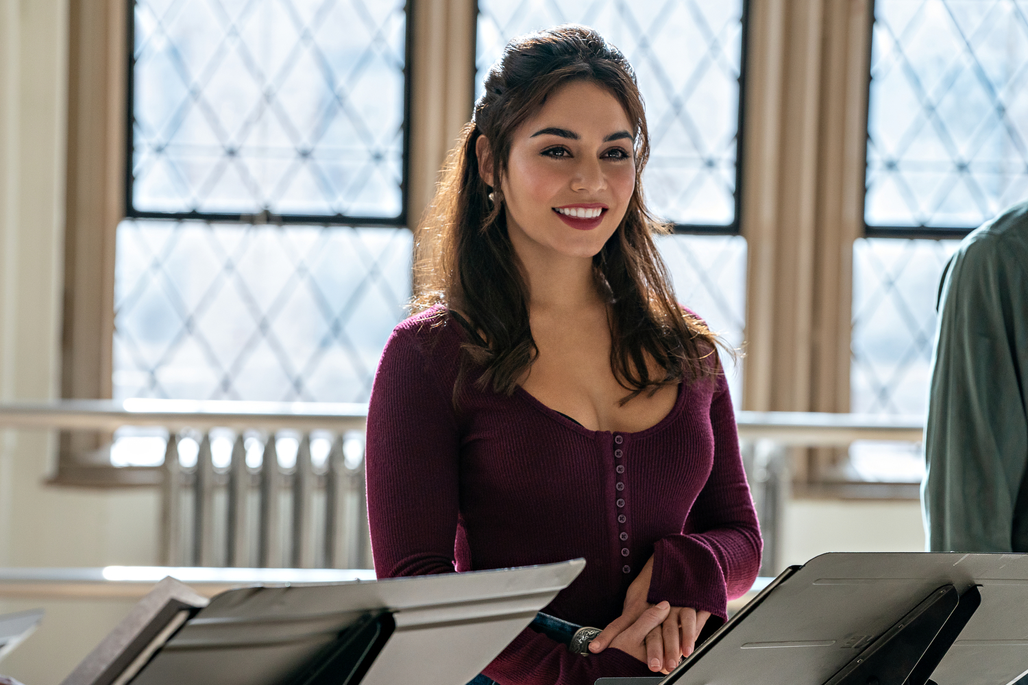 *We re* singing HAPPY BIRTHDAY to Vanessa Hudgens, aka our Karessa.   