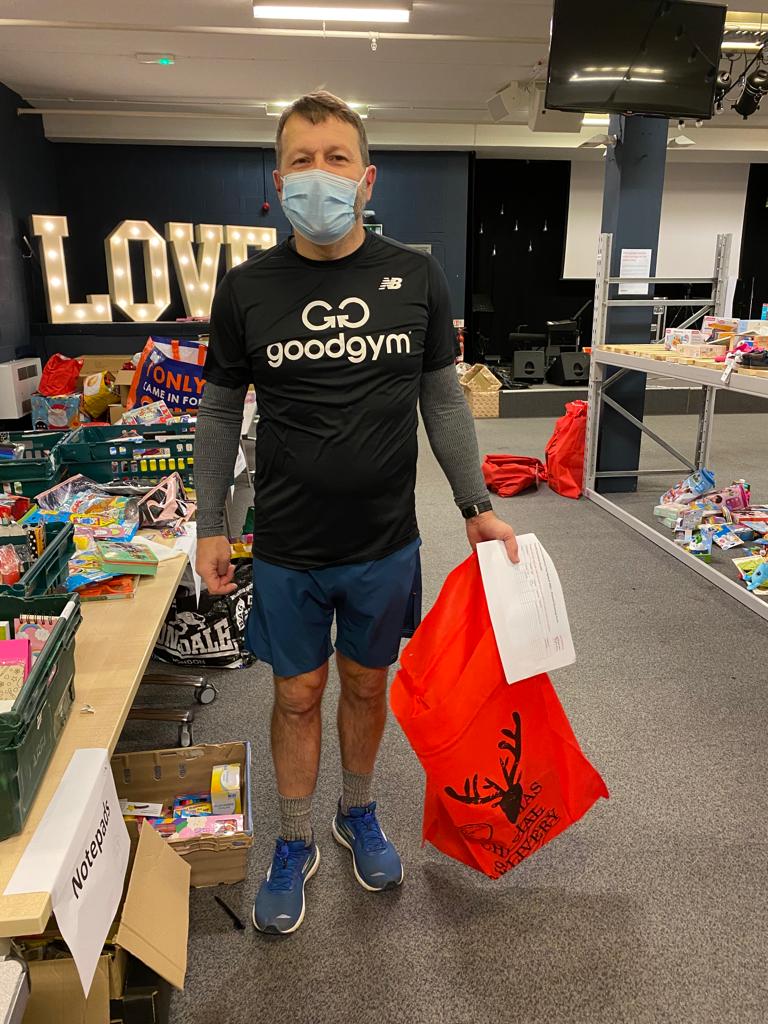 Ho ho ho! 🎅
Santa's little helpers have been in action tonight - this is our 4th year helping with the Christmas Toy Appeal 🎄We've been choosing gifts 🎁 for families in need in Swindon - there'll be lots of happy children with presents to unwrap♥️
#goodgymswindon #dogoodgetfit