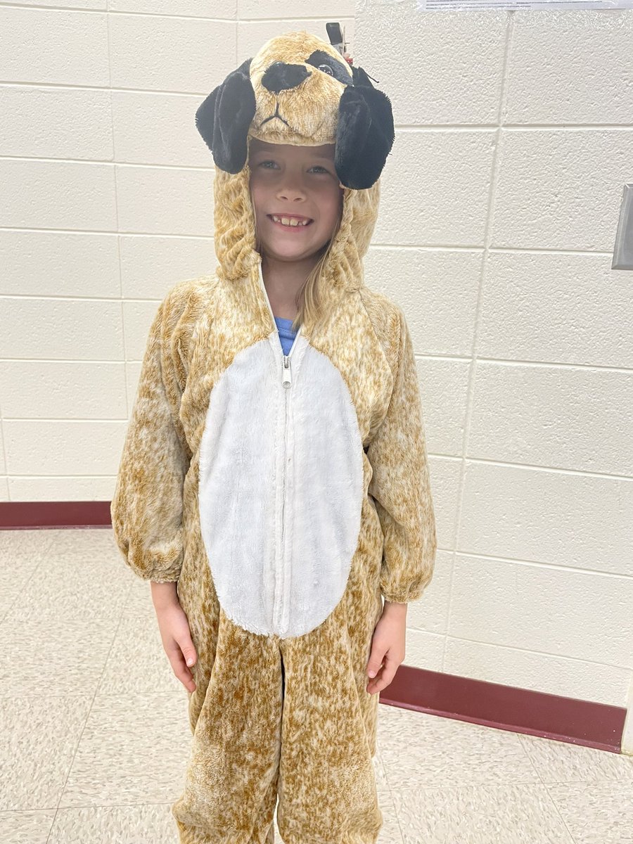 AmyWinfree's tweet photo. Holiday dress up days @Hubbard_Elem is so much fun! https://t.co/qXuu5tMTBL