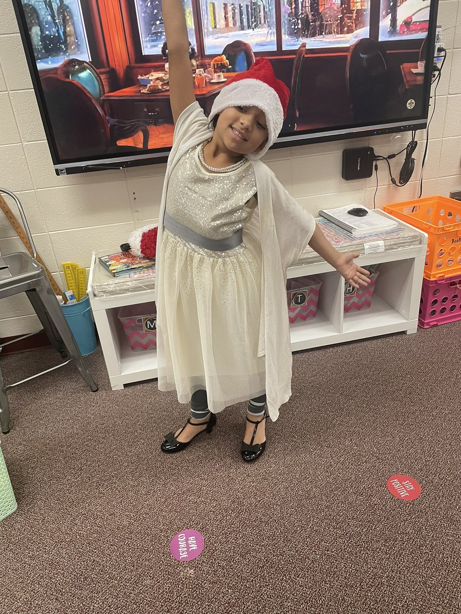 AmyWinfree's tweet photo. Holiday dress up days @Hubbard_Elem is so much fun! https://t.co/qXuu5tMTBL