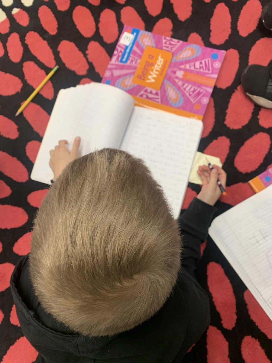 PSDKellyMallery's tweet photo. Facilitated a writing lesson today @PSDDeibler with Ms. Hickmott’s third graders. @PSD_MsHickmott @CollabClassroom #BeingAWriter #YoungAuthors https://t.co/VD9FkvEwiY