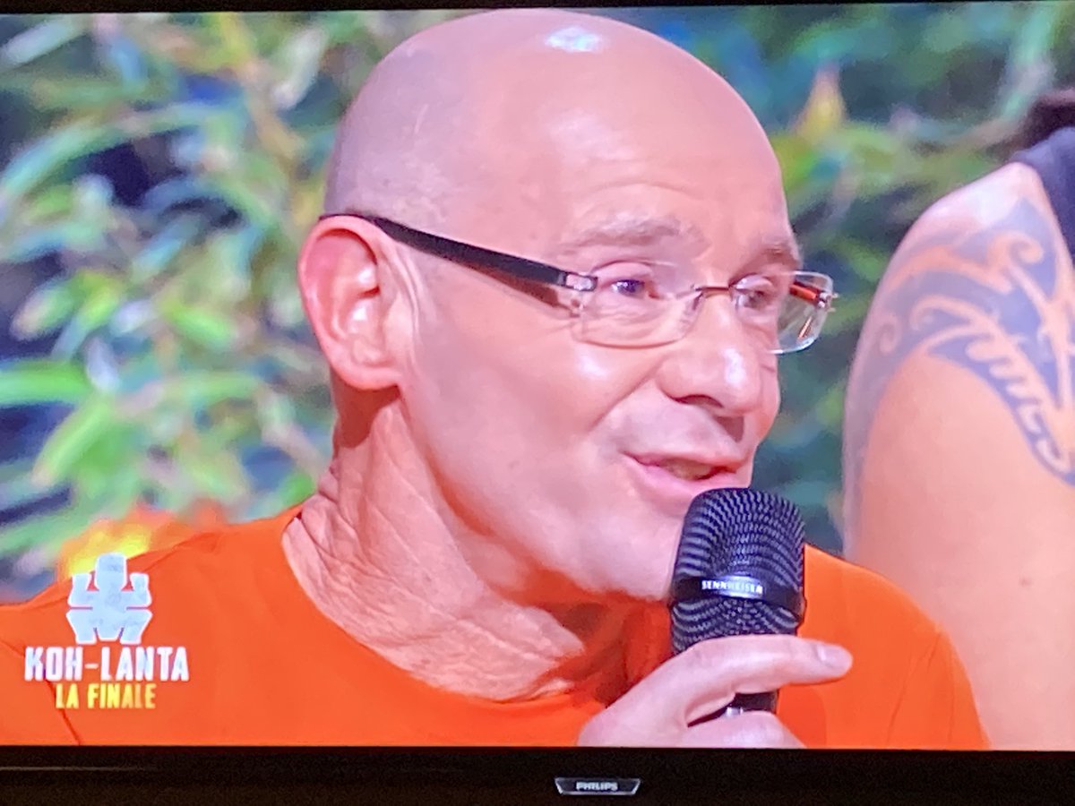 LeConfine's tweet photo. Je reve ou ils ont ramené Pessi pour la finale #KohLanta2021 #KohLanta https://t.co/whk9WmdoEG