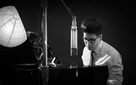 Join us at the Temerty Theatre tomorrow to see top Canadian songwriters Lacey Hill and <a href="/rehandalal/">𝐑𝐞𝐡𝐚𝐧 𝐃𝐚𝐥𝐚𝐥</a> perform and discuss their tunes with host Blair Packham! Tickets: bit.ly/3FRhZRD