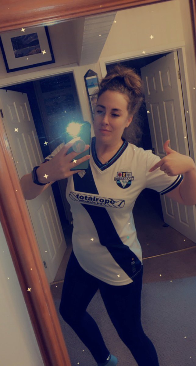 AprilMcDickens's tweet photo. Mossley Christmas ๐ And Footy With The Bro & Co ๐ป @MossleyAFC #BevsBevsBevs #Christmas #AnyExcuse https://t.co/N7gn8eqvMz