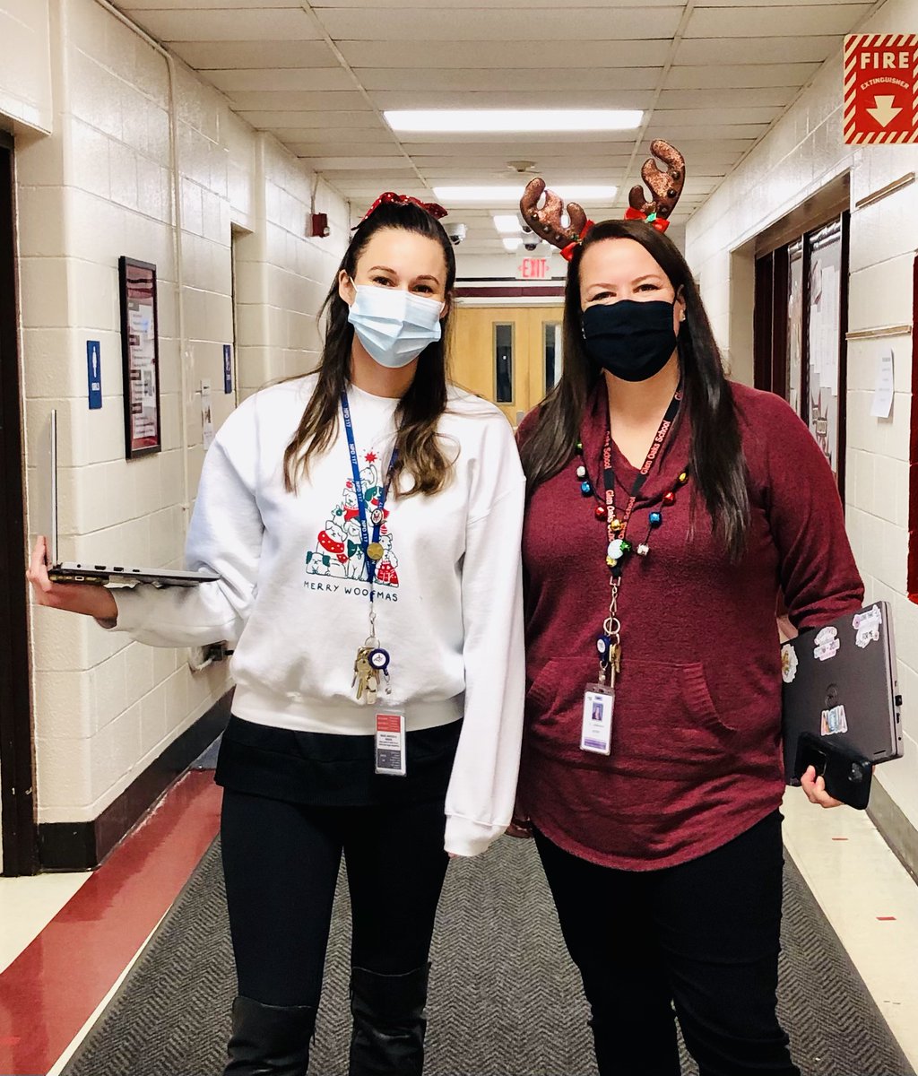 MrsSJohnson15's tweet photo. Feeling festive with @CarlaB38 counting down on our 4th day to Winter Break!! #GO12days @GlenOaksNPD117 https://t.co/hDkrc52di9