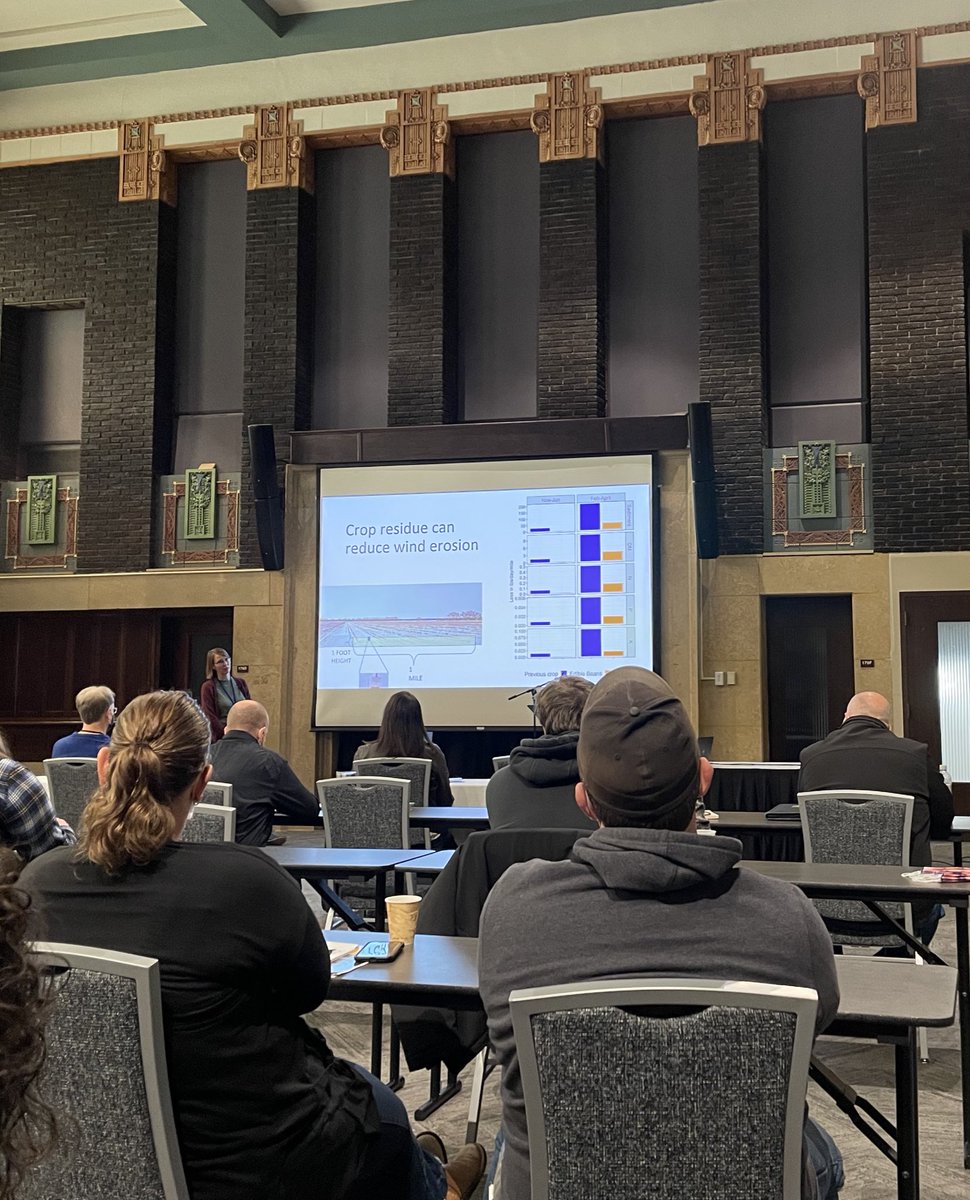 baileytangen's tweet image. I’ve learned so much about soil management and it’s only day 1! Excellent presentation on the costs of erosion from @MnSoil @SoilLorax  #SMS2021