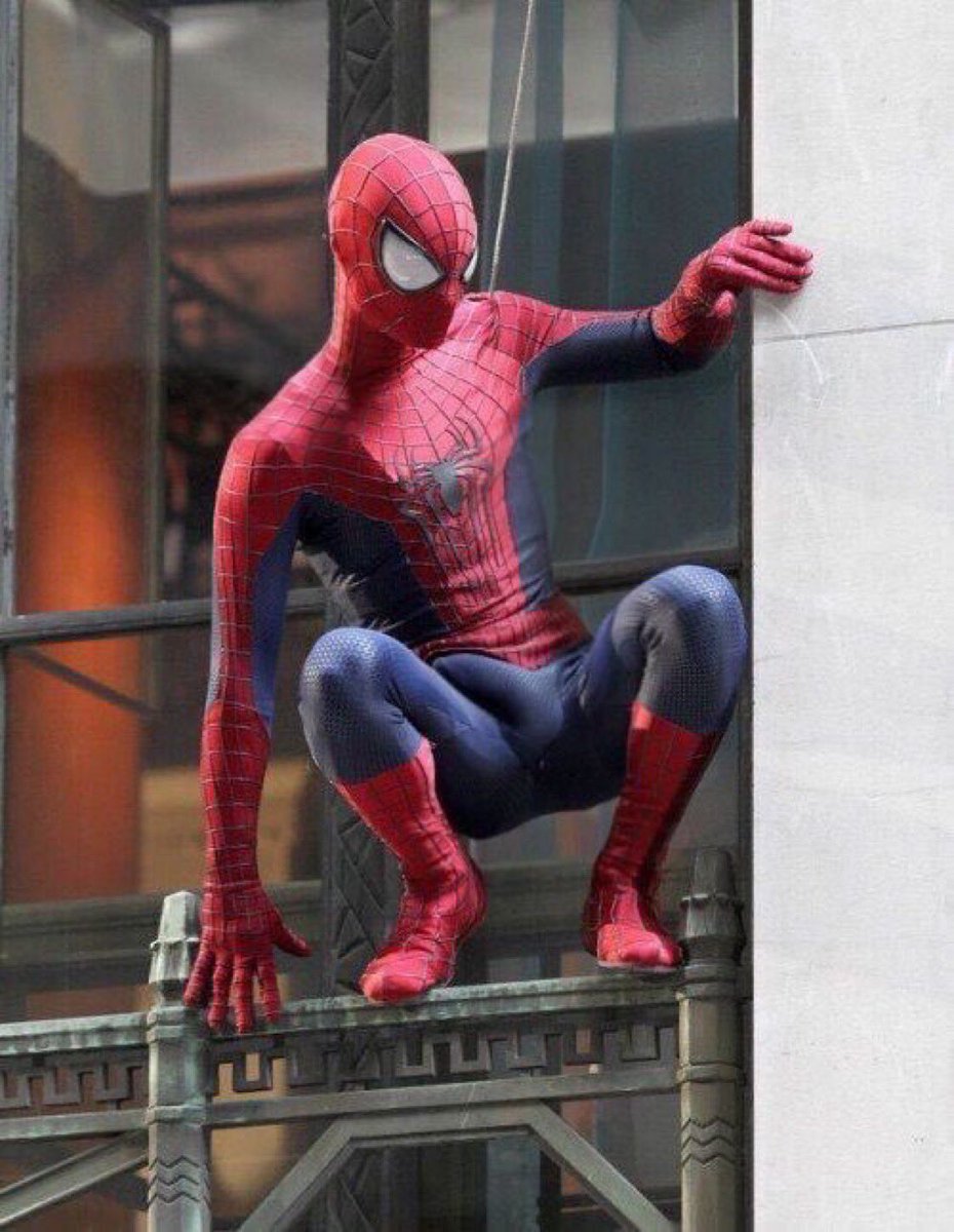 CrypticNoHoes's tweet photo. 🚨🚨BREAKING: New shots from Spider-Man: No Way Home have officially been leaked https://t.co/nffgNdLi5J