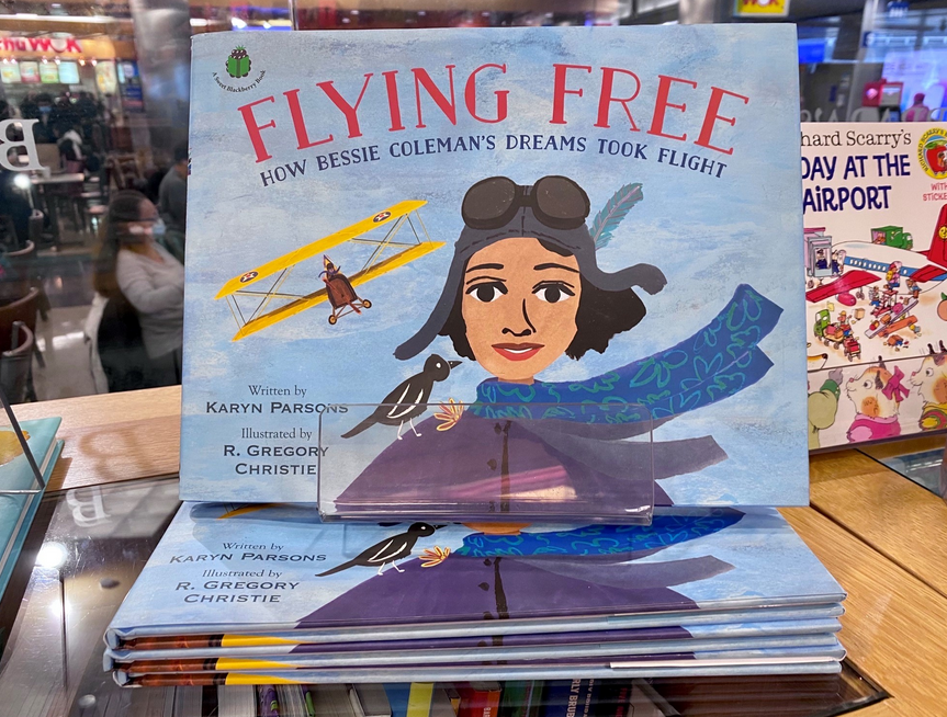 fly2ohare's tweet photo. Need a gift idea for a young reader who loves all things aviation?

Stop by Barbara's Bookstore (B10, C14, E5, G1B &amp; H4) and pick up Flying Free: How #BessieColeman’s Dreams Took Flight. Enjoy a high flying adventure with #QueenBess. #AirportShopping #AirportGifts https://t.co/ohhKEthqp2