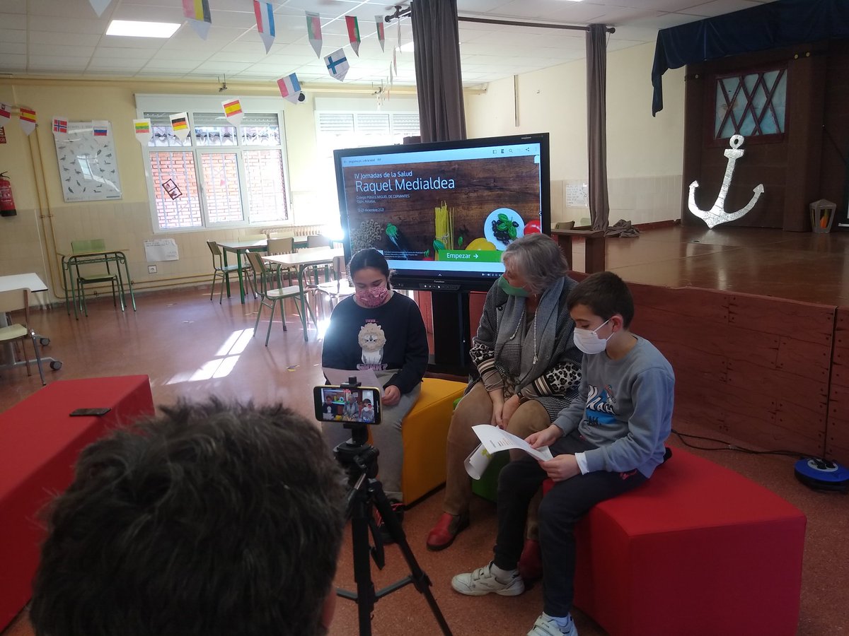 cpmdecervantes's tweet photo. Intensa y emocionante jornada de aprendizaje con @carmenpellicer_ y José Ramón: encuentro con alumnado, familias y profesorado, UF en @cprgijon , visita aulas, entrevistas @Educastur @AshokaSpain @trilemaedu @axtgijon ⏬ https://t.co/rAYaZrjeaM