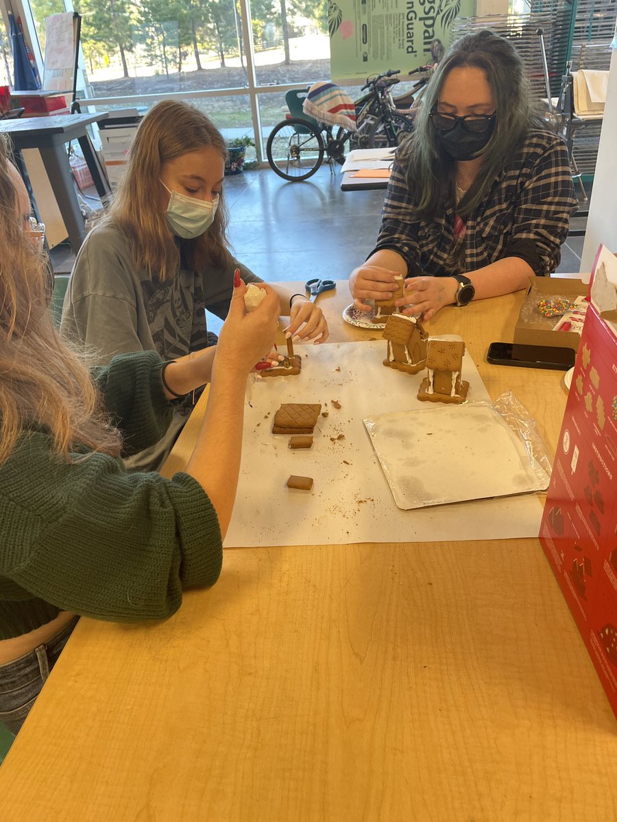 NAHS4AFHS's tweet photo. So much fun at our December social… A NAHS Gingerbread competition!!! @JenCave_73 @ArtwithHarkins @AFHSannounce @mattwight https://t.co/SULG3V3BHV