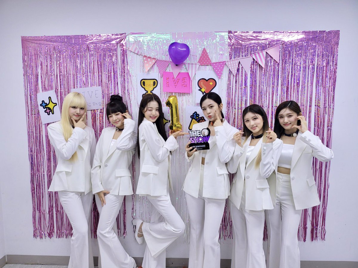 Kpop3Jessi's tweet photo. °• Hoje a IVE Ficou Em Primeiro lugar No The Show e Levou O 2° Win de "ELEVEN", Parabéns Meus Amores Vocês Merecem Muito!❤❤🏆🏆🎶
@IVEstarship @IVE_twt #ELEVEN2ndWin #IVE2ndWin https://t.co/tYWio5klxC
