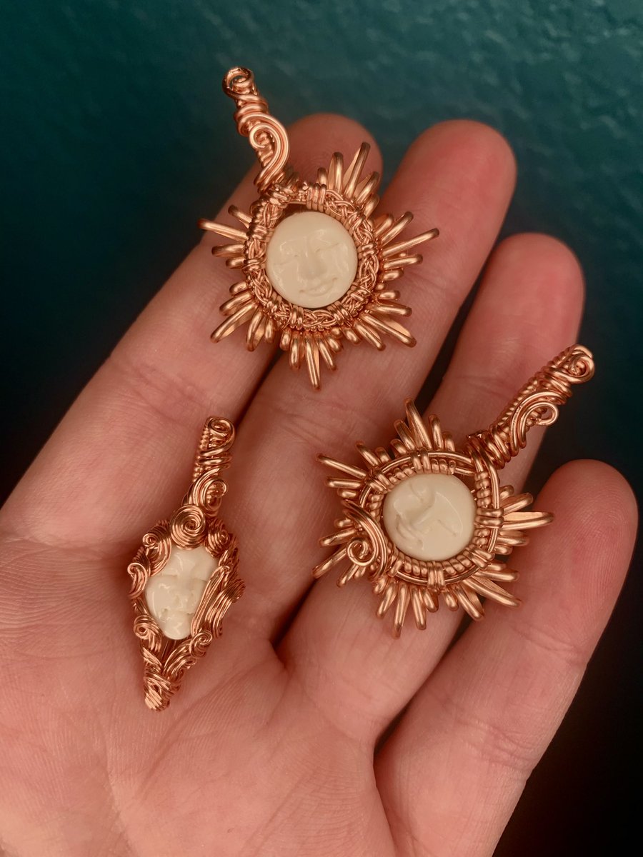 taygenbobacon's tweet photo. Hello :) 
I usually don’t ask for help, but I’m struggling selling my work to the point of not being able to pay rent on time. 
It would be the greatest gift to get some engagement on these pieces!! 
I seriously thank you for any and all support ❣️ https://t.co/lVhBtxKYR5