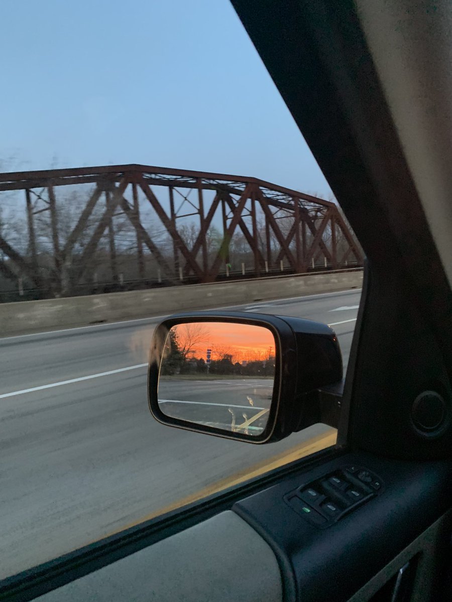 MeganKelsay's tweet photo. Chasing sunsets ✨ https://t.co/xTAAyEcouE