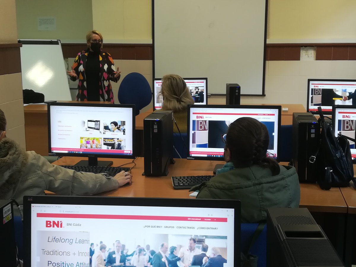 🙌 #PasarelaEmpresarial en #LanzaderaConectaEmpleo #Jerez!

#Gracias <a href="/Robinjublog/">Alfonso (Robin Ju blog)</a> <a href="/ainhoa_rosado/">Ainhoa Rosado</a> <a href="/guiburcas/">Guillermo José Burgos Castro</a> y Nuria Garcia #BNICádiz por vuestras intervenciones tan inspiradoras.

👏 ¡Fantástica recta final del #equipo #LCEJerez2021!

#empresas #emprendedores #Cádiz #sinergias