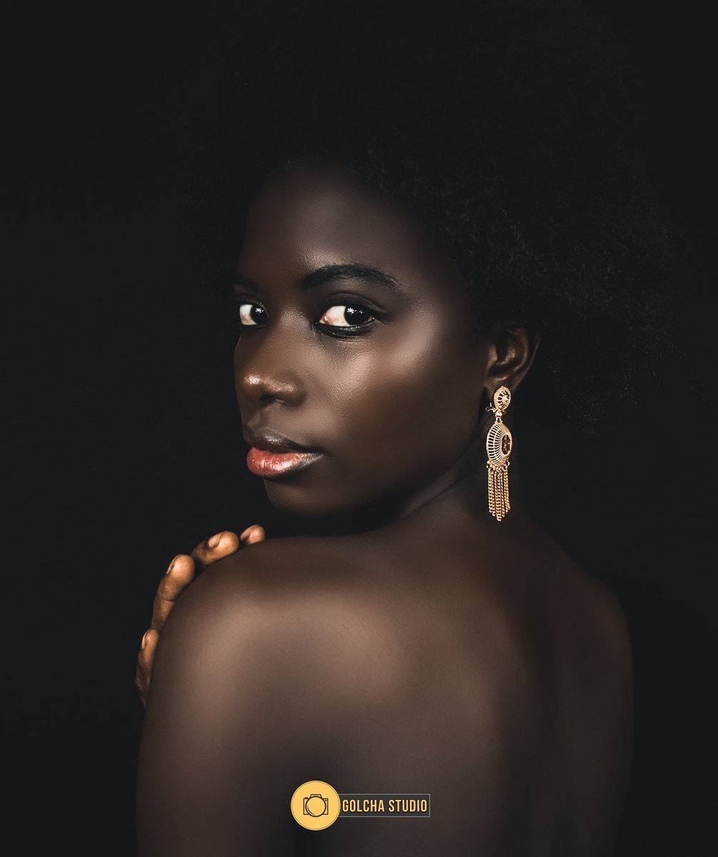 African Women 👧 Awa Mannequin 

📸 Photos : <a href="/golcha_studio/">Golcha Studio</a>