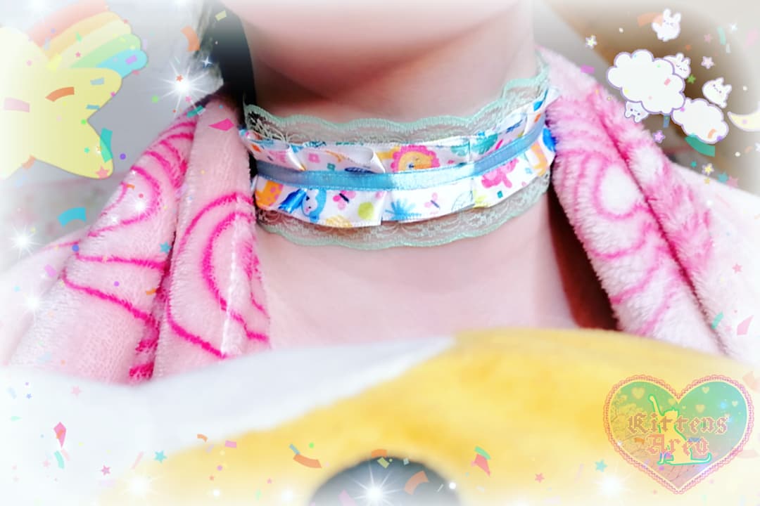 KittensAreaShop's tweet photo. ☁✨☾ 𝕃𝕚𝕥𝕥𝕝𝕖 ℍ𝕒𝕡𝕡𝕪 𝔻𝕣𝕖𝕒𝕞𝕖𝕣 ☽✨☁
°
°
°
Oopsie~
Didn't tell you about the pacifier I had done~
(っ˘ω˘ς )
#smallbusiness #handmade #KittensArea #kawaii #littlespace #ageregression #petregression #safespace #collar #paci #adultpacifier #pacifier #happydreamer https://t.co/ua5rfdUySV