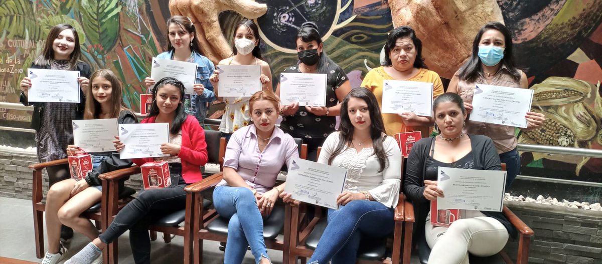 infomalacatos's tweet photo. Clausura y entrega de certificados https://t.co/1c5oPvJ8j5