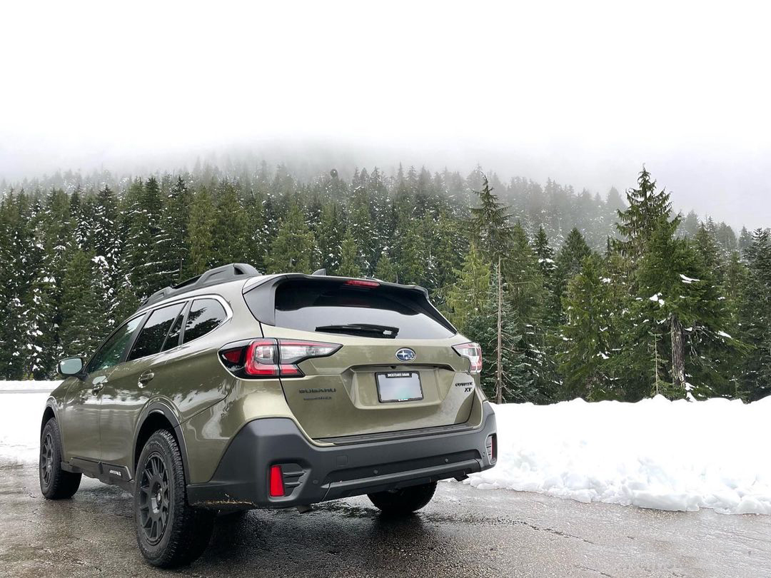SubaruCanada's tweet photo. We’re going out for a drive, sno’ matter what! ❄️ #GOOAT (📷: Findme Outback) https://t.co/kcFCehI99N